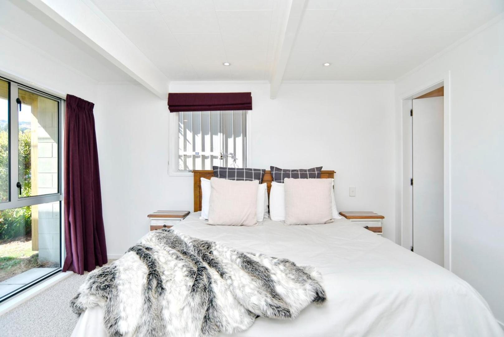 Akaroa Harbour View - Christchurch Holiday Homes Buitenkant foto